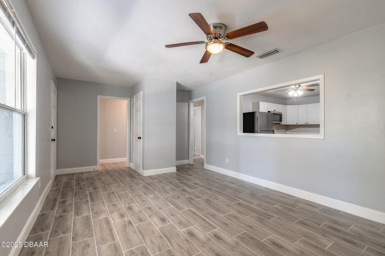 109 South Colorado Avenue - Photo 7 of 35