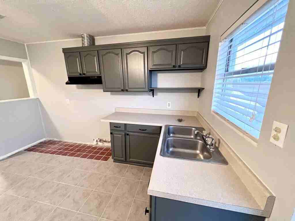 635 North Colorado Street - Photo 3 of 17