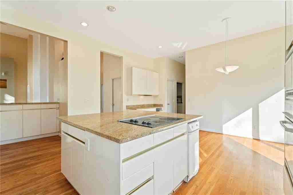 3010 Bluffton Way - Photo 7 of 21