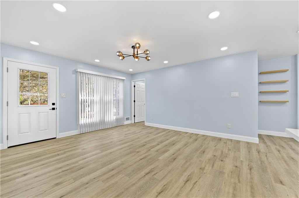 1728 Wayland Circle Northeast - Photo 6 of 31