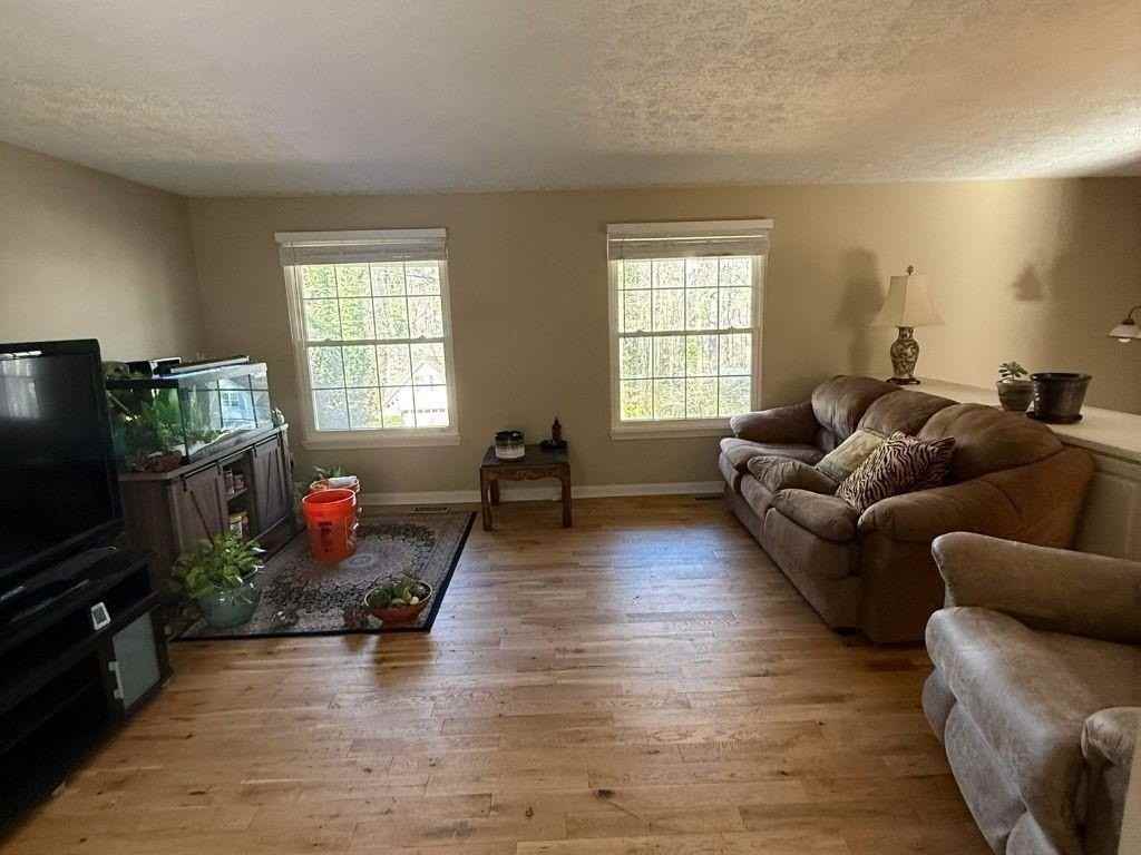 1733 Ellenwood Dr Ne - Photo 2 of 33