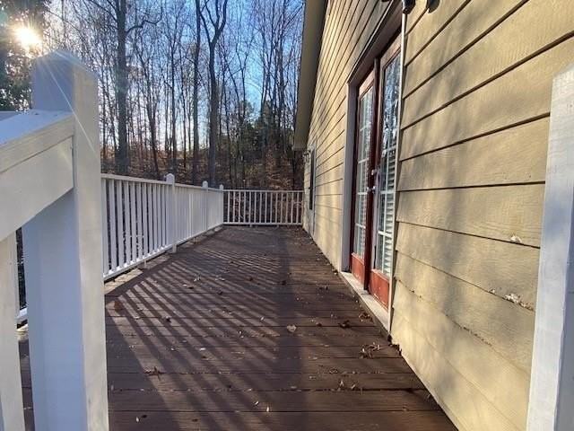 501 Wilbanks Street - Photo 7 of 28