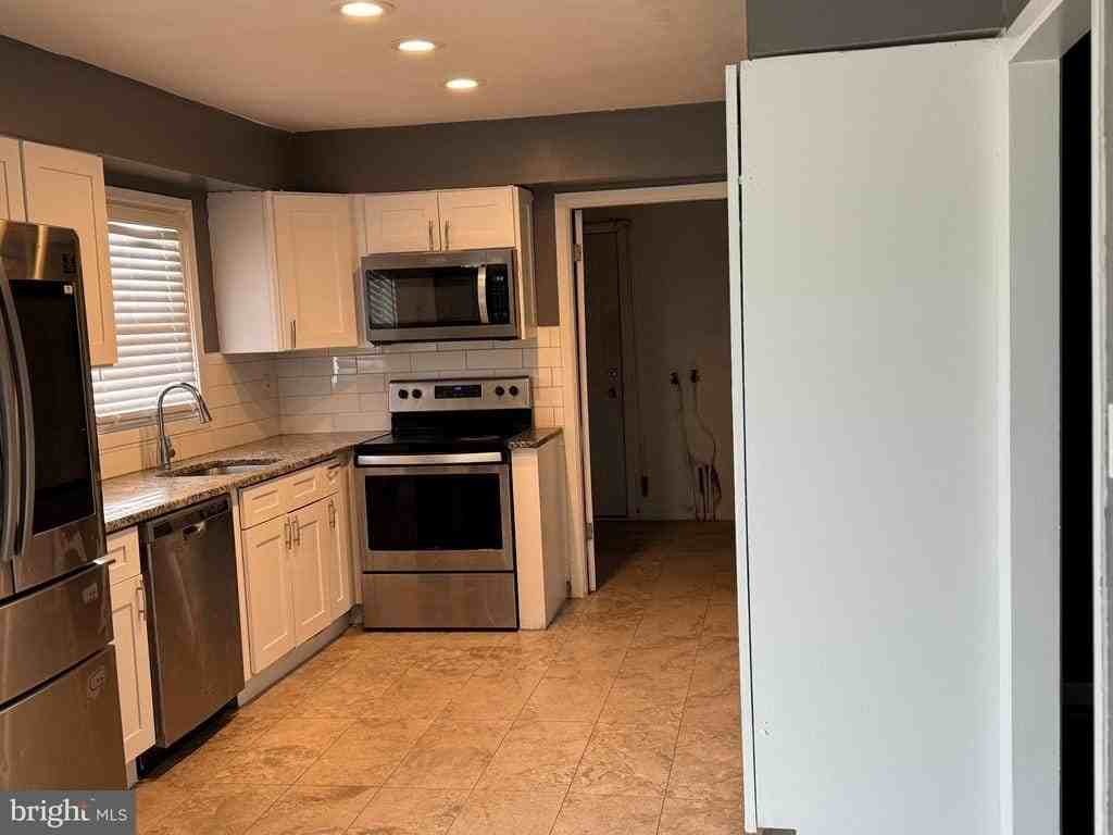 12 Hasting Lane - Photo 4 of 5