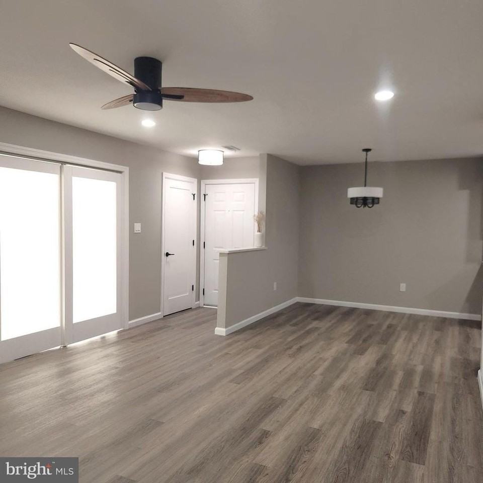 16 Pickwick Place - Photo 4 of 50