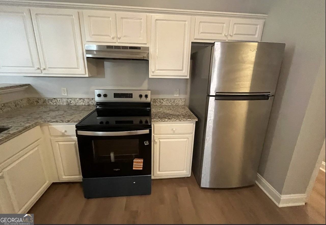 170 Fair Oaks Drive - Photo 4 of 11