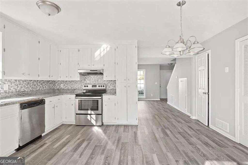 5232 Ridge Forest Dr Unit A #A - Photo 3 of 27