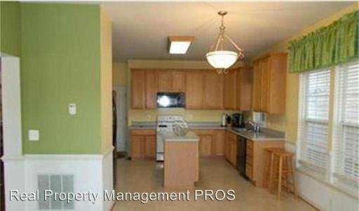 15132 Danehurst Cir - Photo 3 of 19