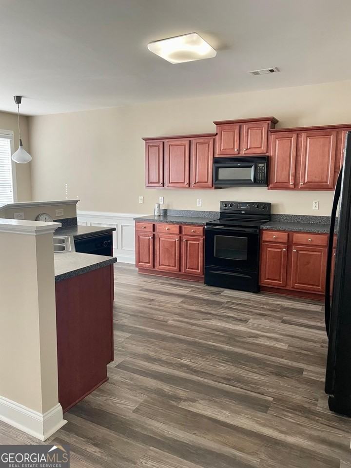 5371 Apple Grove Road - Photo 3 of 17