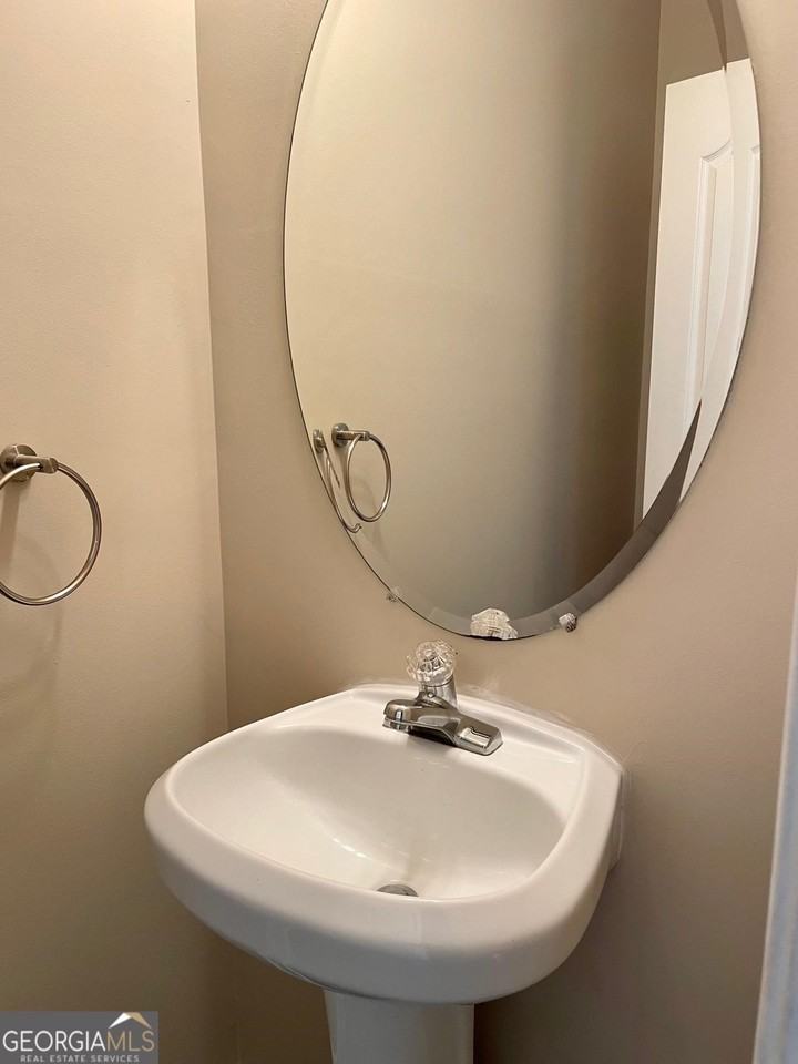 5371 Apple Grove Road - Photo 7 of 17