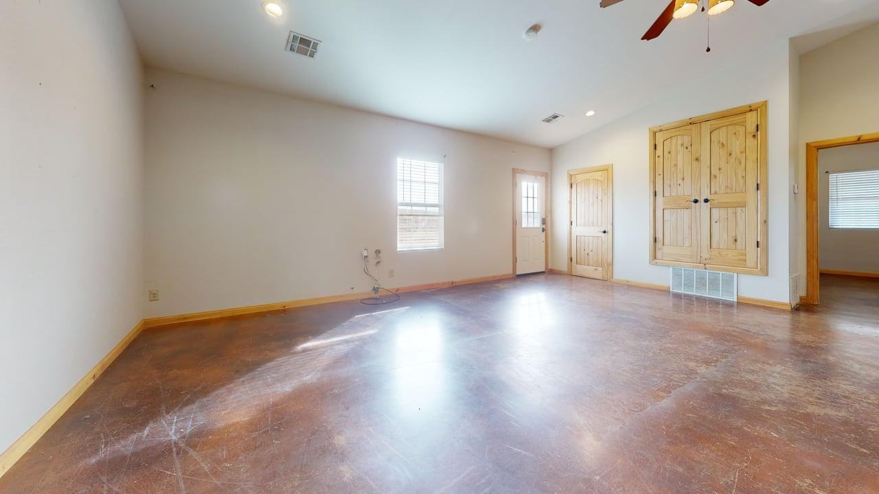 12748 NE Wolf Rd #1 - Photo 2 of 14