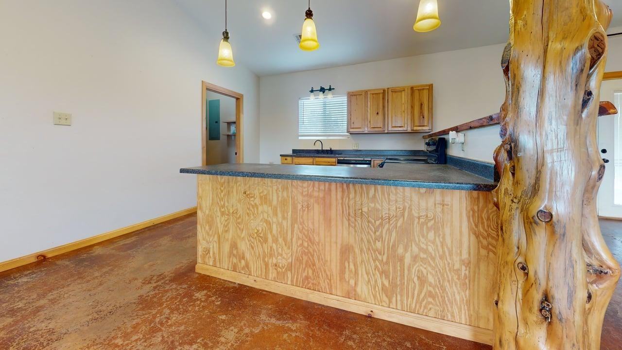 12748 NE Wolf Rd #1 - Photo 3 of 14