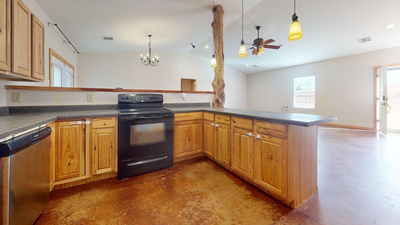 12748 NE Wolf Rd #1 - Photo 4 of 14