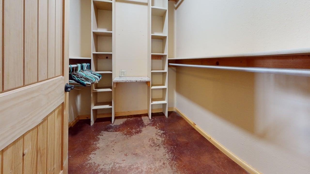 12748 NE Wolf Rd #1 - Photo 5 of 14