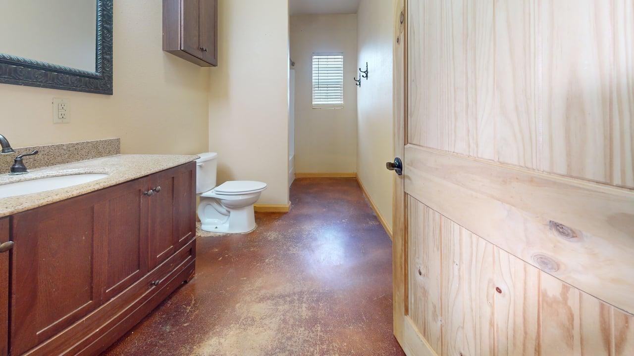 12748 NE Wolf Rd #1 - Photo 6 of 14