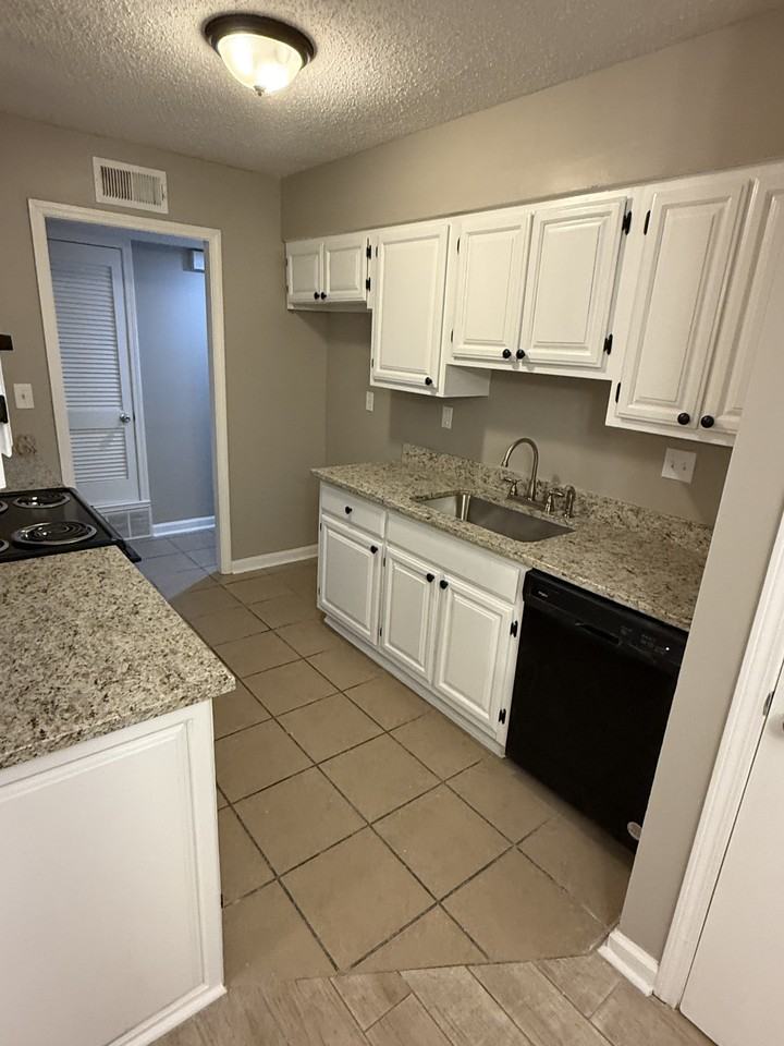 855 Charter Oak Drive #1 - Photo 3 of 20