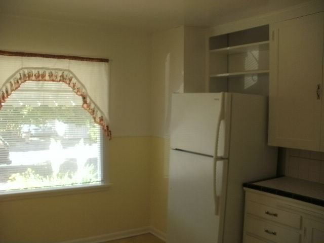 216 E Rosewood Ave #1 - Photo 3 of 4