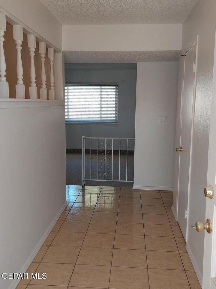 5125 Sweetwater Drive - Photo 6 of 26