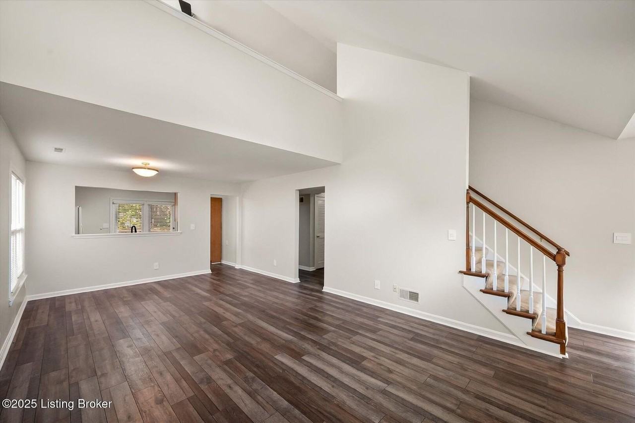 10523 Going Court - Photo 4 of 29