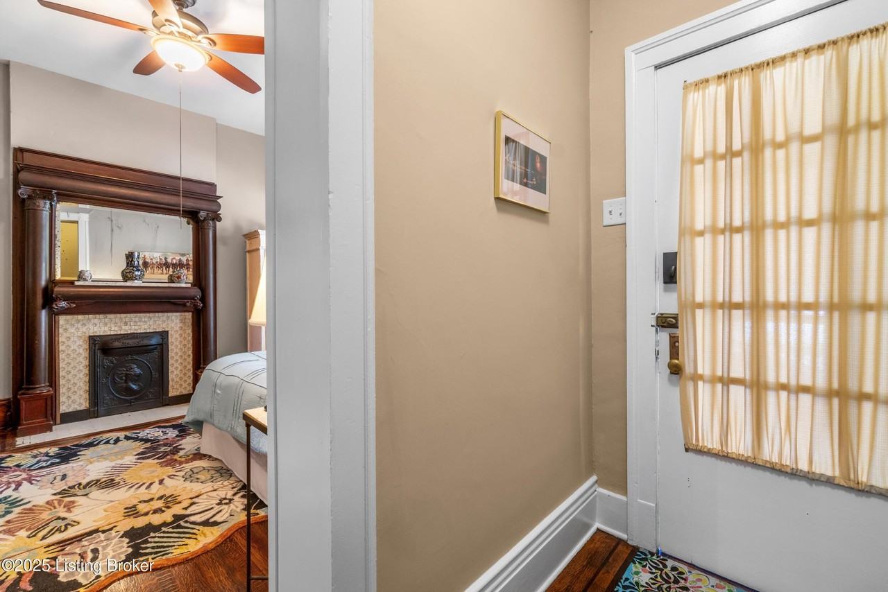 1236 East Broadway - Photo 5 of 42