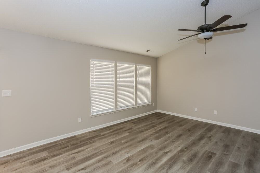 2082 Chapel Creek Rd - Photo 3 of 14