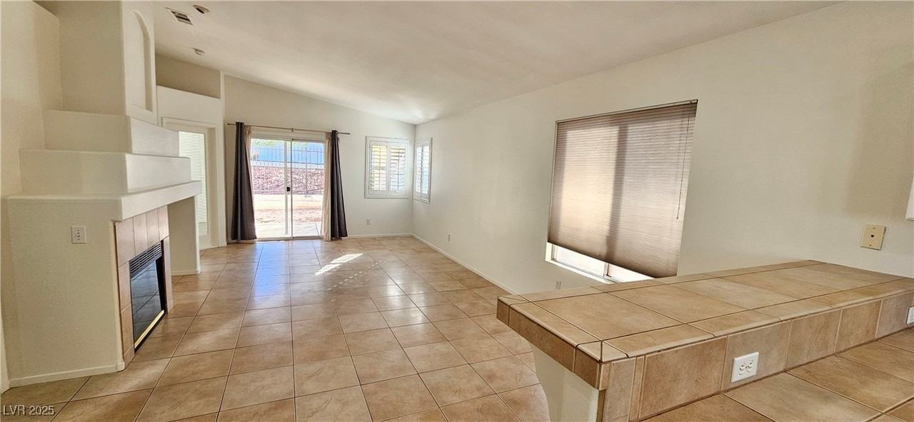 2535 New Salem Avenue - Photo 7 of 21