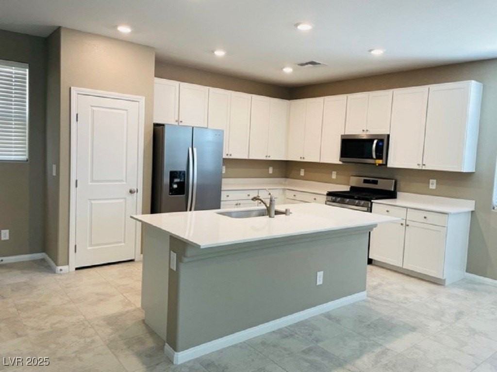 7030 Toll Mountain St - Photo 6 of 34