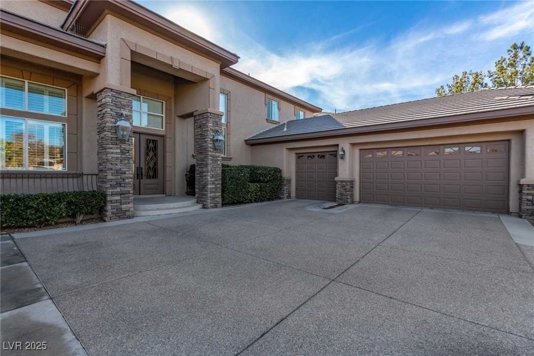 9805 Queen Charlotte Drive - Photo 6 of 50