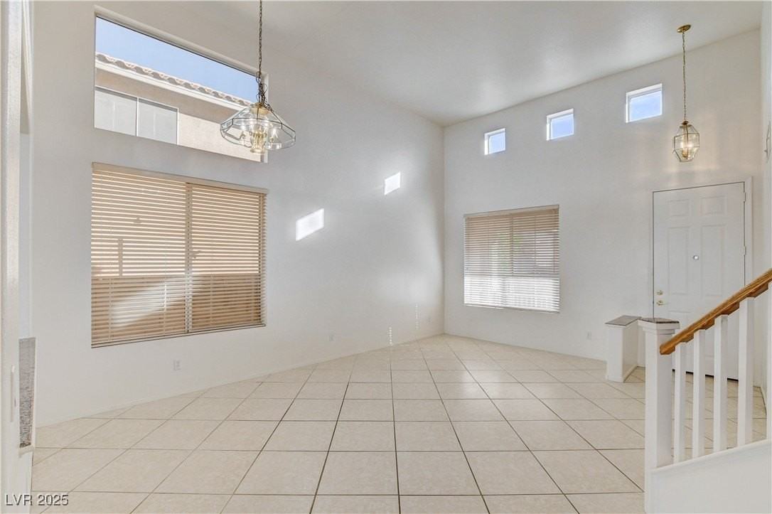 2234 Le Conte Ave - Photo 4 of 36