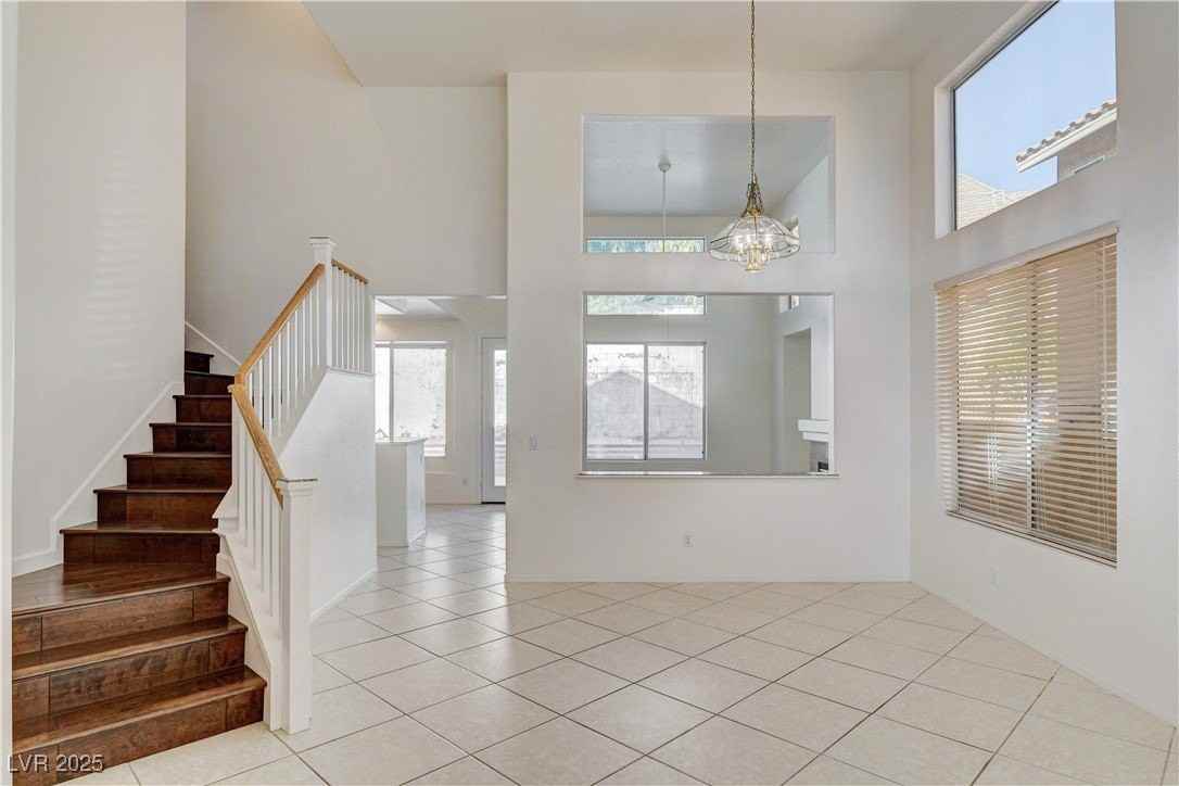 2234 Le Conte Ave - Photo 6 of 36