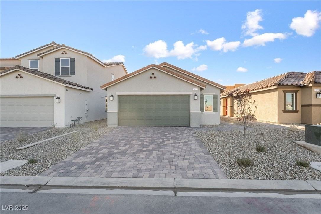 3895 Riley Rose Avenue - Photo 2 of 22