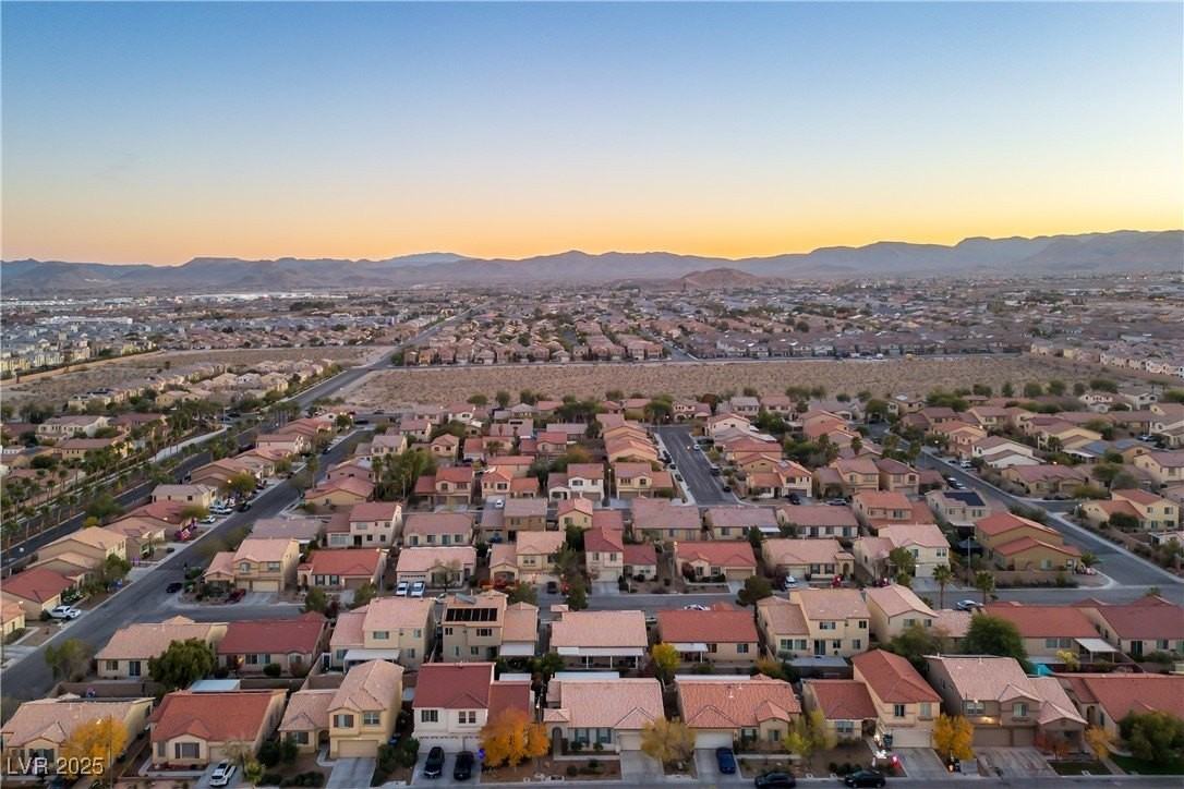 7423 Cleghorn Canyon Way - Photo 5 of 37