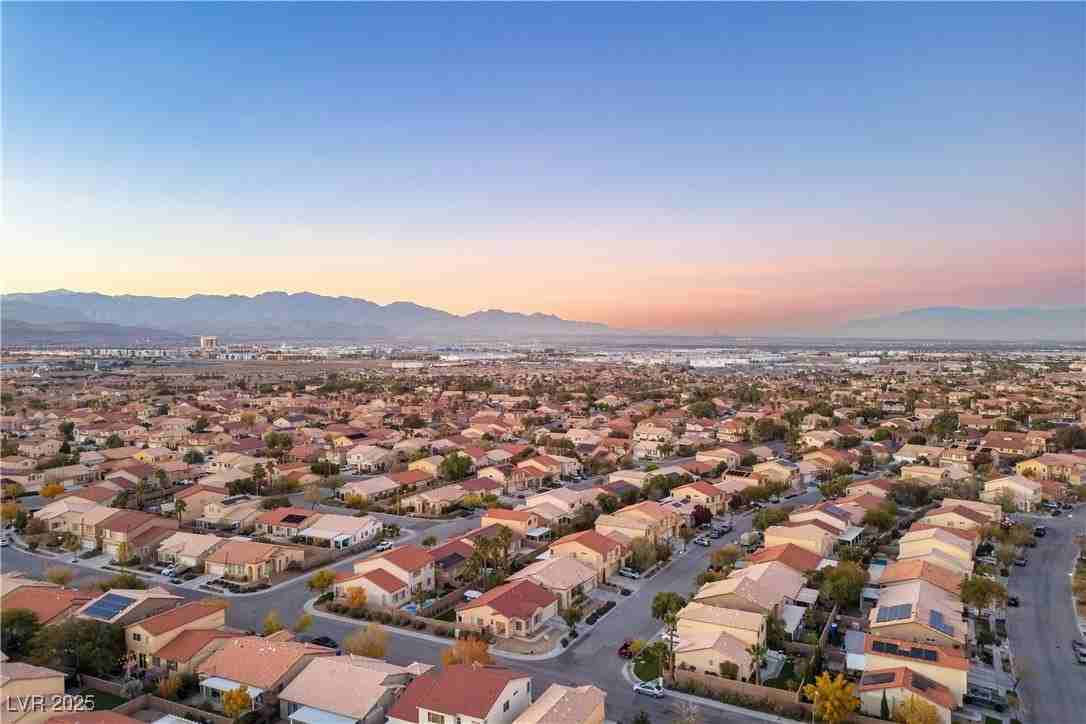 7423 Cleghorn Canyon Way - Photo 6 of 37