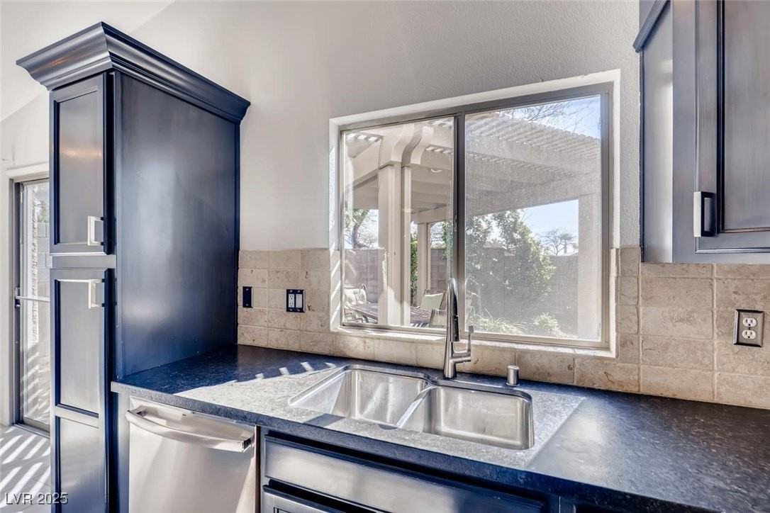 2564 Spruce Creek Drive - Photo 5 of 16