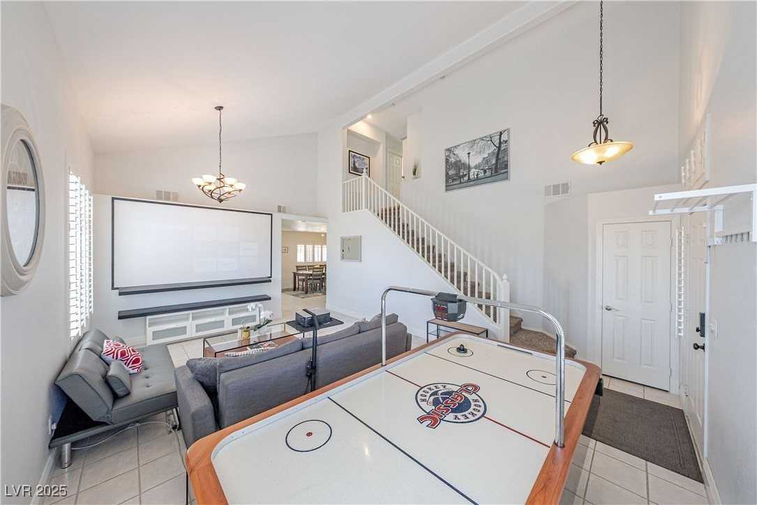 9411 Pioneer Avenue - Photo 2 of 18