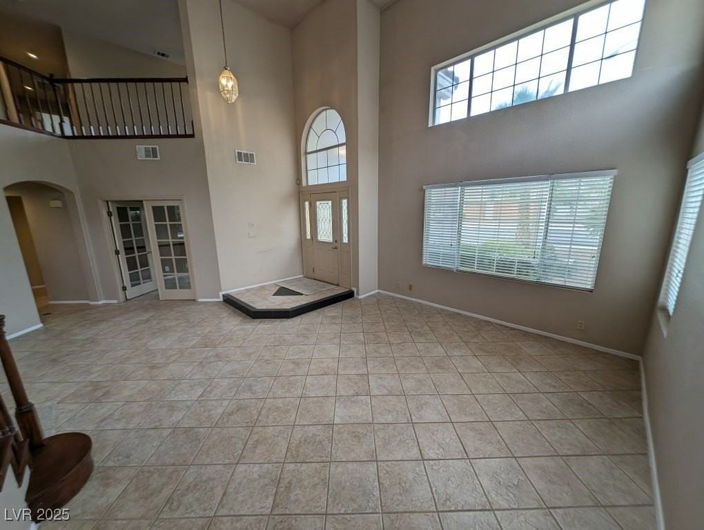 2704 Ontario - Photo 4 of 35