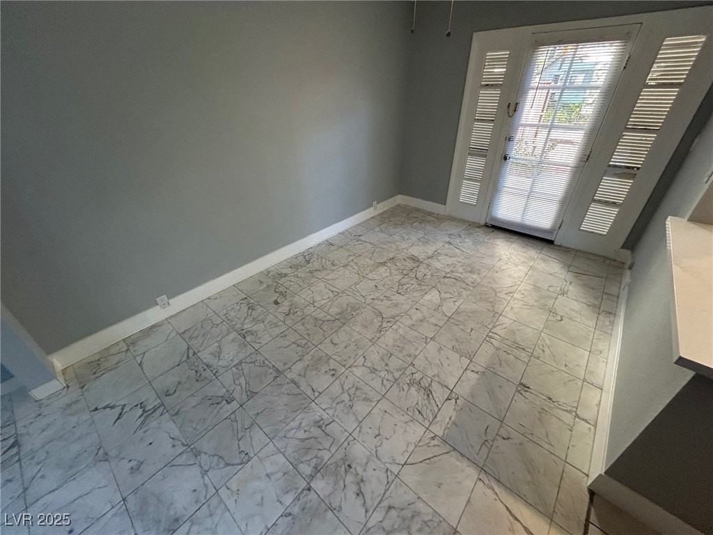 596 Tam O Shanter - Photo 7 of 26