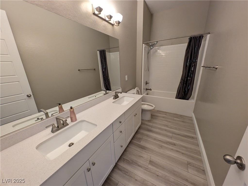 4535 Herbert River Avenue - Photo 7 of 32