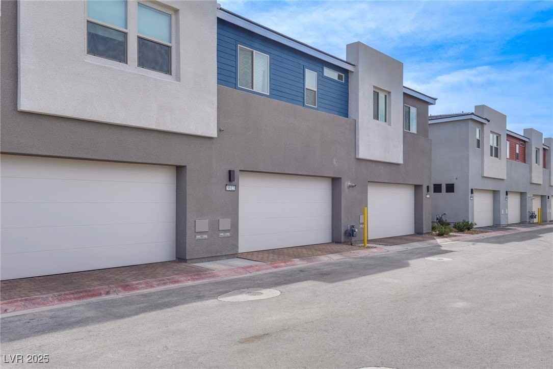 9812 Kings Glen St - Photo 3 of 34