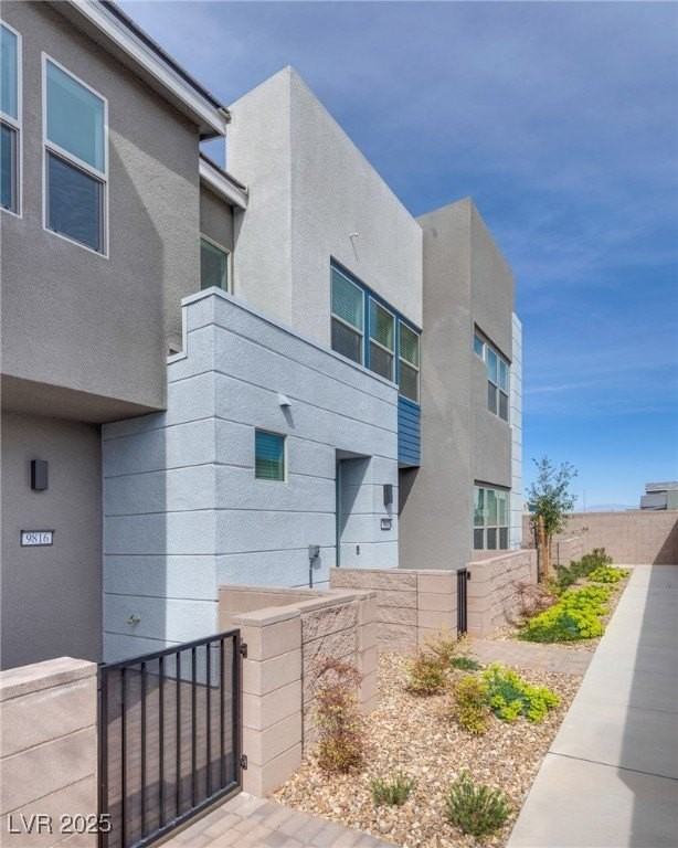 9812 Kings Glen St - Photo 5 of 34