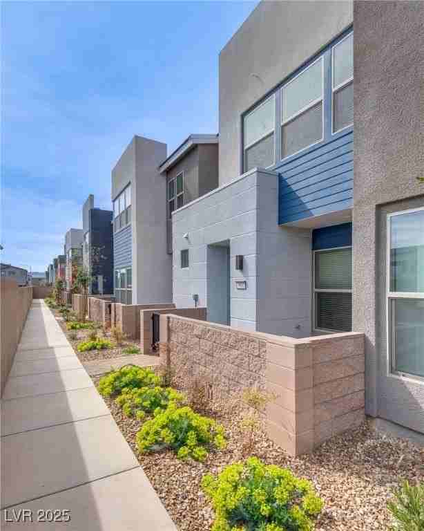 9812 Kings Glen St - Photo 6 of 34