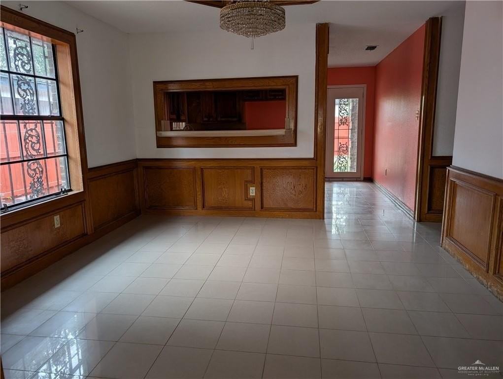 907 South 20th Avenue - Photo 4 of 10