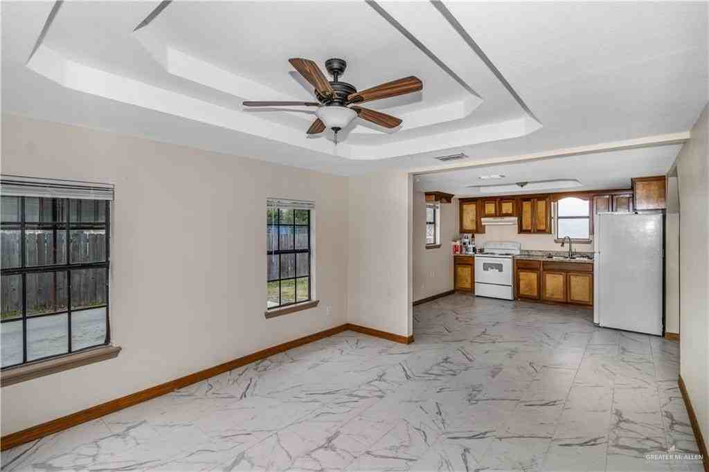 305 E Santa Rosa Ave - Photo 3 of 9