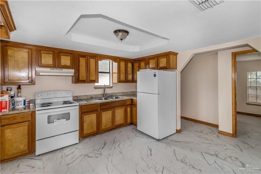 305 E Santa Rosa Ave - Photo 4 of 9