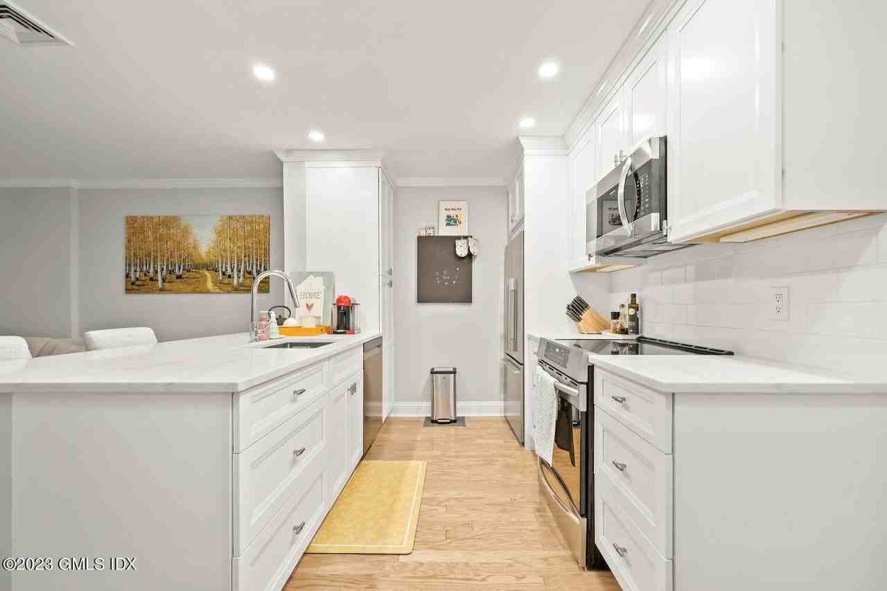 2 Homestead Ln #106 - Photo 2 of 15