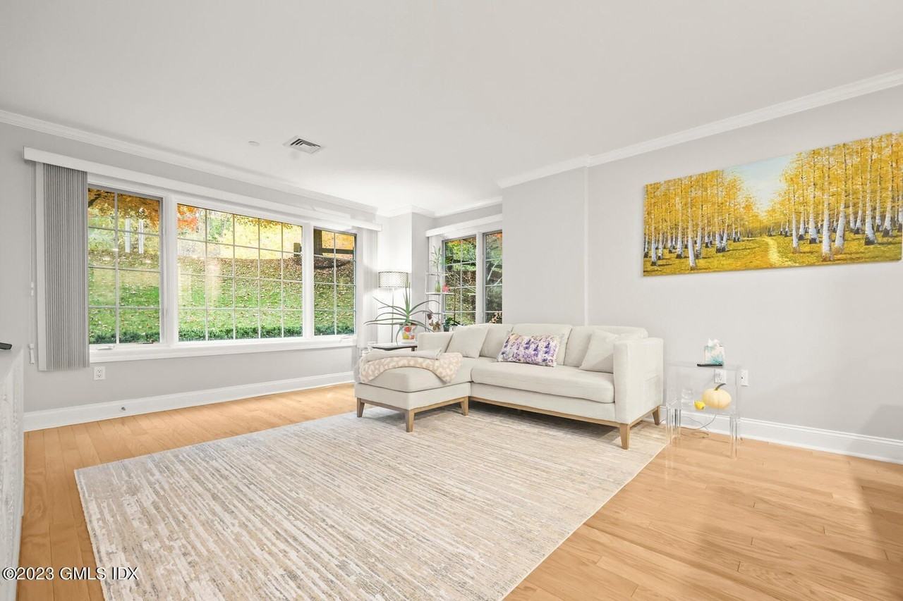 2 Homestead Ln #106 - Photo 4 of 15