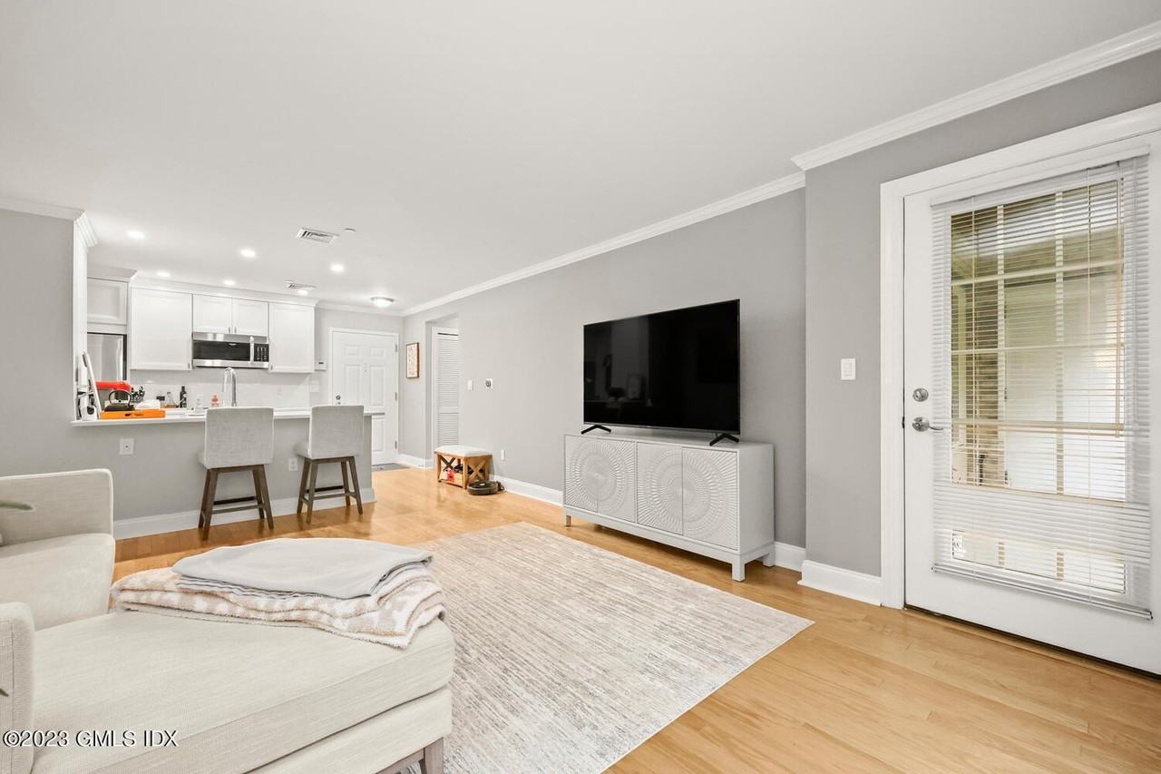 2 Homestead Ln #106 - Photo 6 of 15