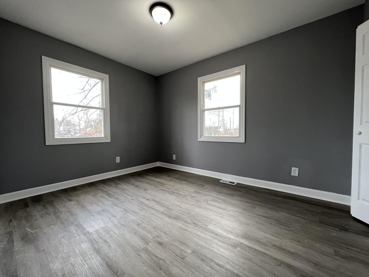 302 Mckinley Street - Photo 6 of 13