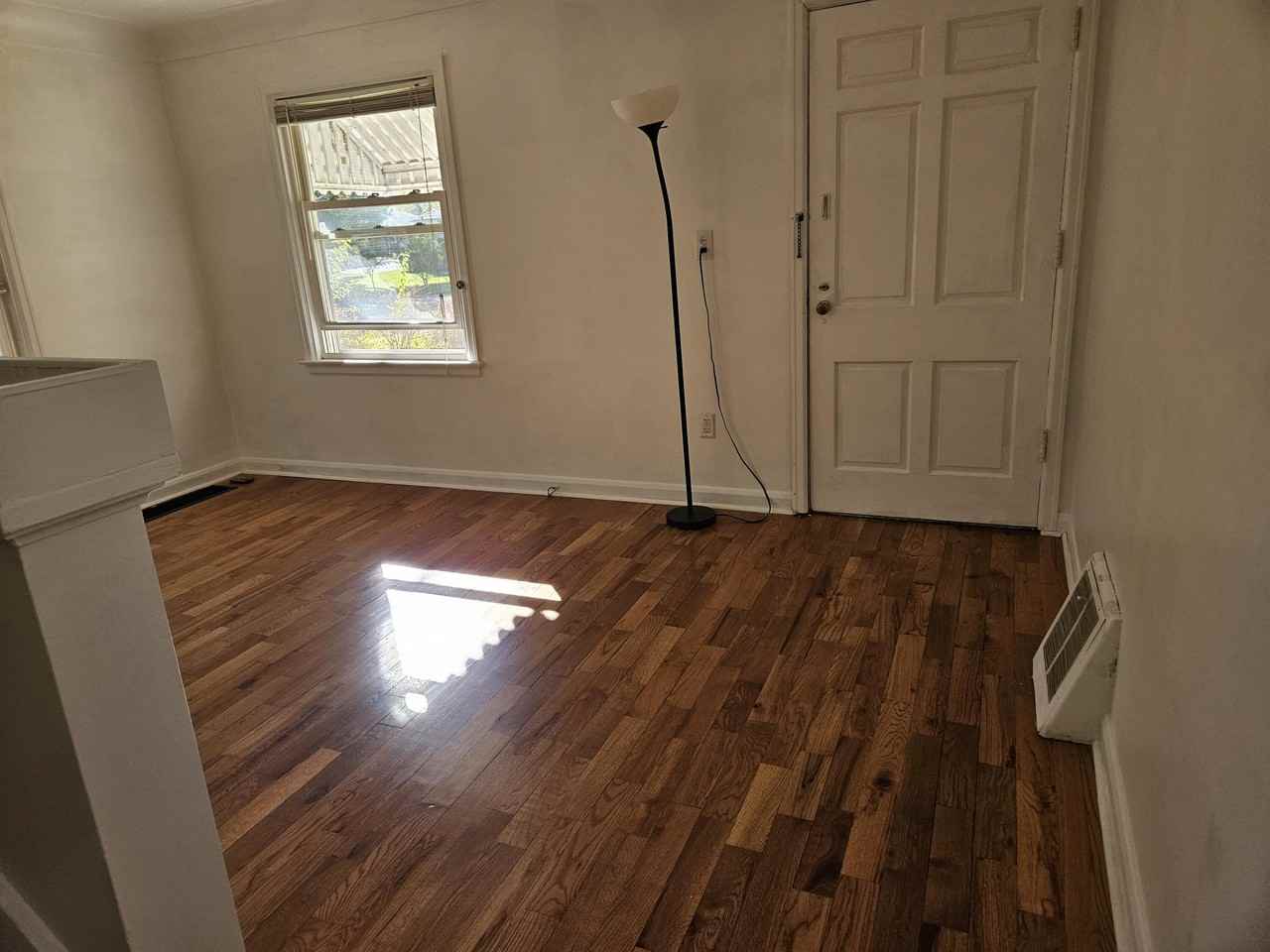 702 Leland Ct - Photo 2 of 12