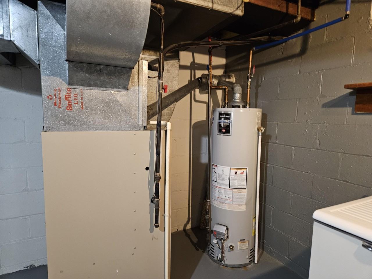 702 Leland Ct - Photo 3 of 12