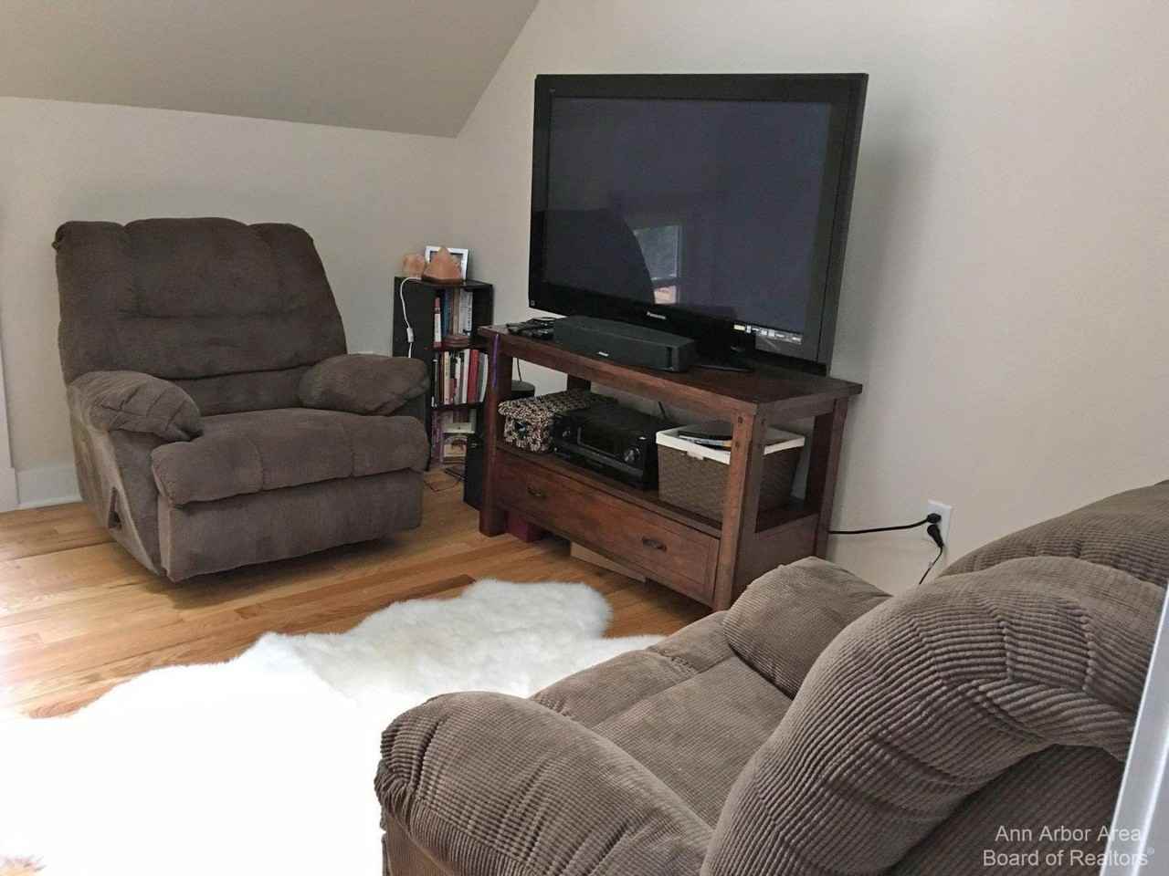 438 Third Street #2 - Photo 5 of 11